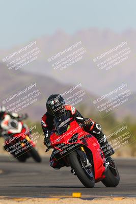 media/Nov-06-2023-Moto Forza (Mon) [[ce023d0744]]/3-Intermediate Group/Session 3 (Turn 5)/